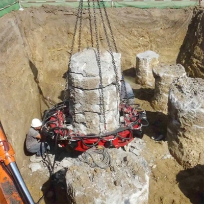 I martelli idraulici dell'accatastamento della pietra dell'interruttore Soosan da 1470 chilogrammi scalpellano un martello idraulico da 100 millimetri