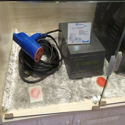 Saldatura ad ultrasuoni a frequenza automatica di 6 kW per saldatura in plastica ABS PP