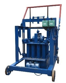 Macchina automatica per la fabbricazione di mattoni di calcestruzzo a blocchi cavi con metodo di pressione idraulica