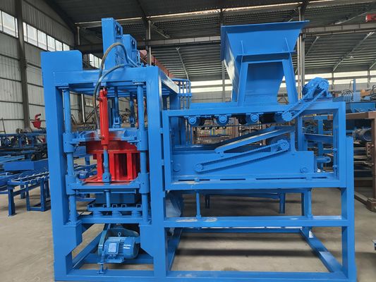 Macchina per la fabbricazione di mattoni con pressione idraulica