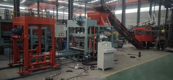Macchina di fabbricazione di mattoni di pavimentazione di seconda mano con capacità di produzione di 5760 pcs/8 ore