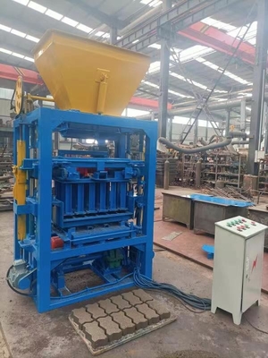 Interlocking Paving Block Forming Machine per mattoni di calcestruzzo con facile funzionamento