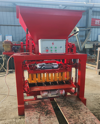 Macchina automatica di fabbricazione di mattoni ad alto rendimento con capacità di produzione di 4480 pezzi/8 ore