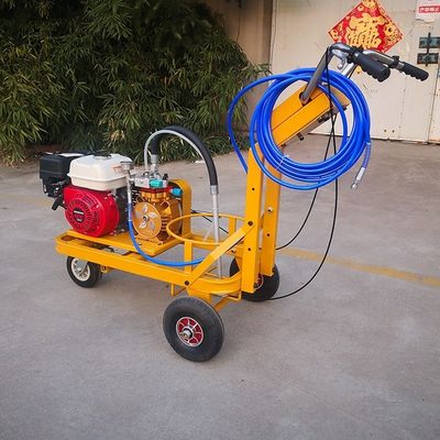Macchina di marcatura degli spazi di parcheggio per pavimenti di asfalto a spinta manuale con pistola a spruzzo singola/doppia