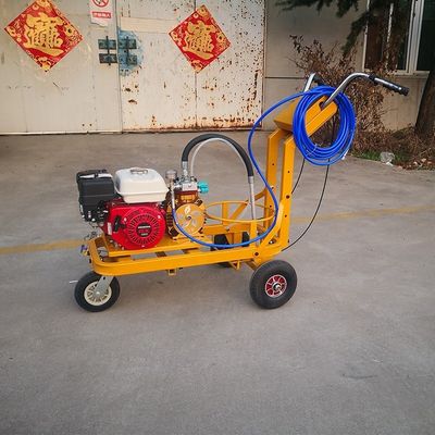 Macchina di marcatura degli spazi di parcheggio per pavimenti di asfalto a spinta manuale con pistola a spruzzo singola/doppia