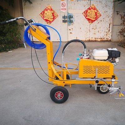 Macchina di marcatura degli spazi di parcheggio per pavimenti di asfalto a spinta manuale con pistola a spruzzo singola/doppia
