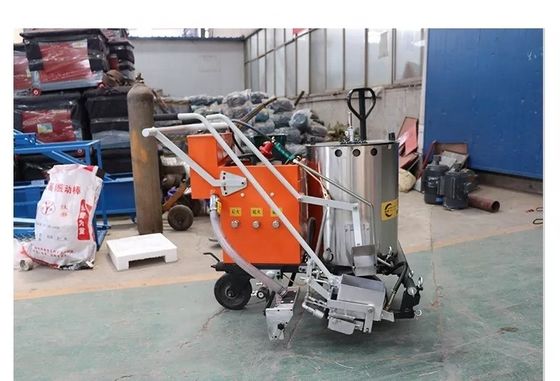 Macchina di marcatura stradale a propulsione per linee di traffico e linee di parcheggio