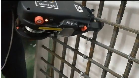 Facile da utilizzare a mano strumento di rifornimento per rifornimento attrezzature per la macchina di legatura del filo di rifornimento per ferro di acciaio rotondo / piatto