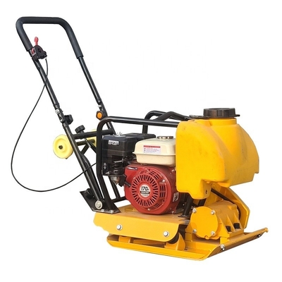 Compattatore per piastre vibranti con sistema di controllo meccanico